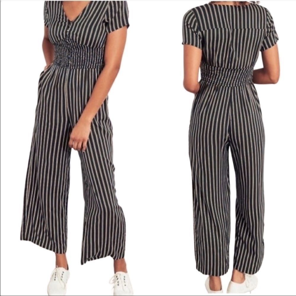 ✨ HOLLISTER Jumpsuit ✨ - Picture 9 of 9